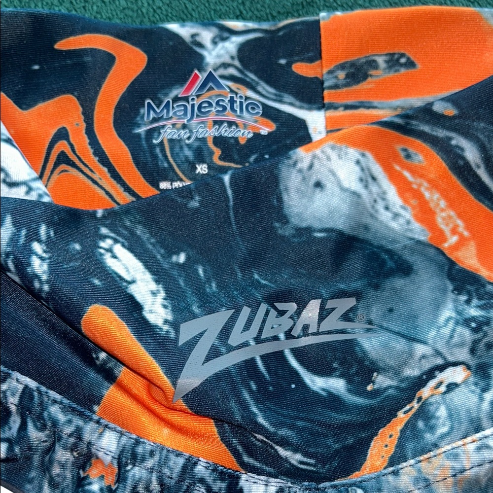 Majestic Zubaz Chicago Bears Women’s Vibrant Orange and Gray Leggings XS - Picture 2 of 5